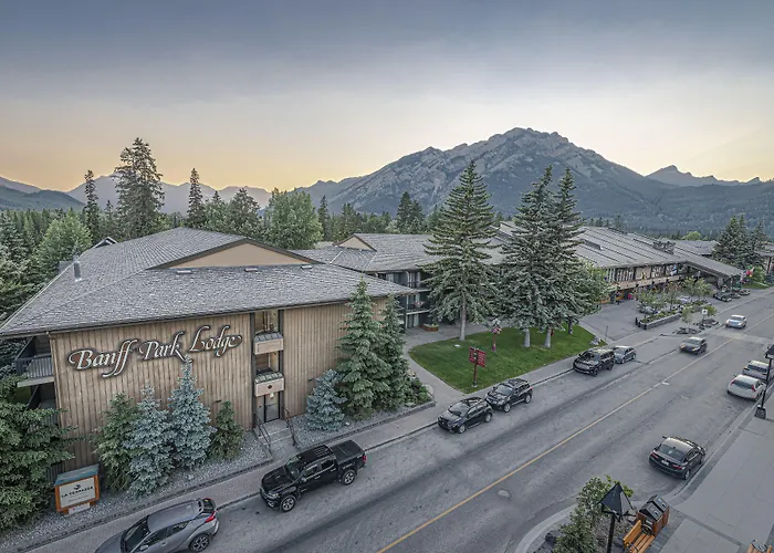 Banff Park Lodge
