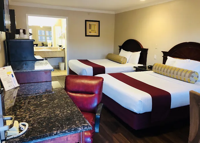 Dynasty Suites Hotel Riverside