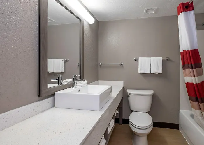 Red Roof Inn Plus Boston - Mansfield - Foxboro