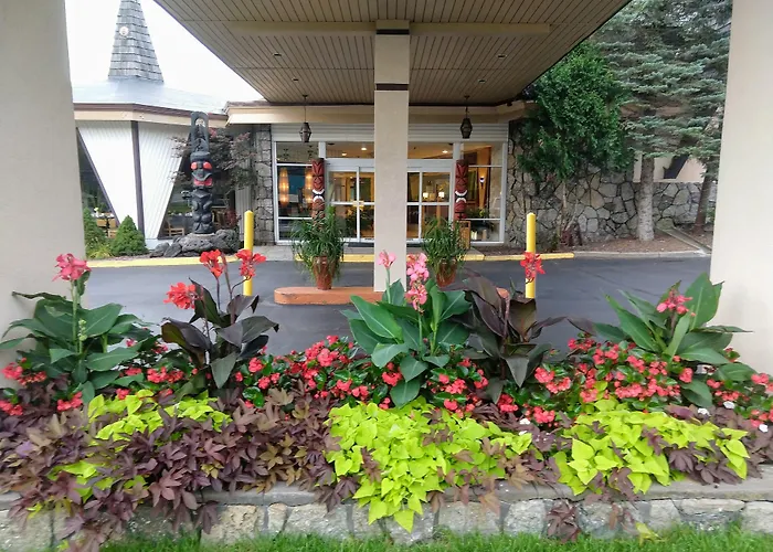 Tiki Resort - Lake George