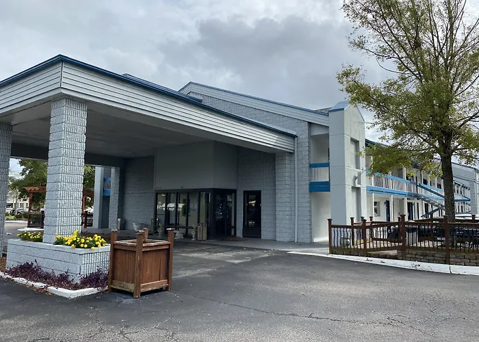 Baymont By Wyndham Wilmington Hotel