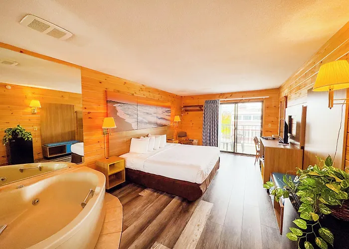 Days Inn By Wyndham Mackinaw City - Lakeview