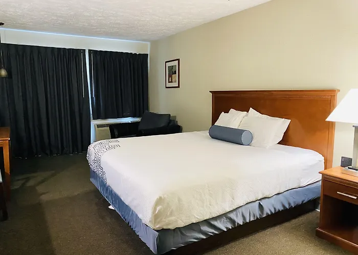 Fleetwood Inn Suites Cheboygan