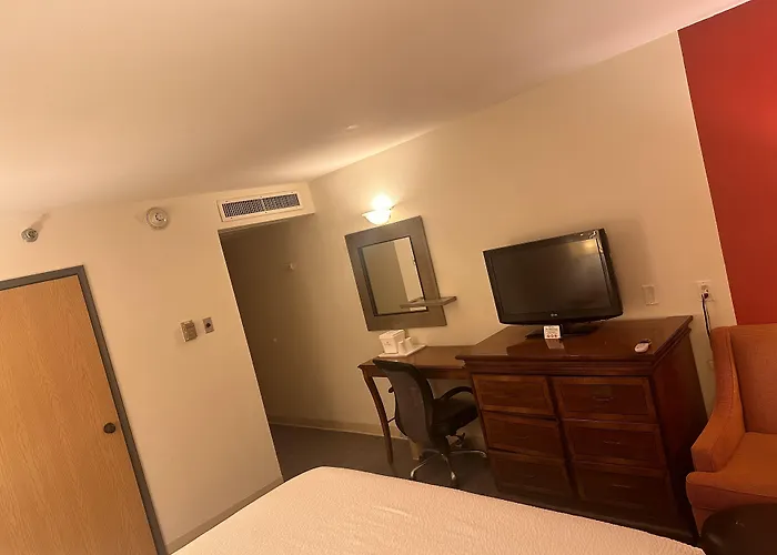 Ramada Downtown By Wyndham Anchorage Hotel