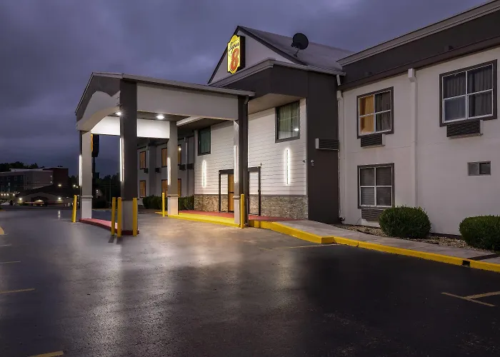 Super 8 By Wyndham Athens Hotel