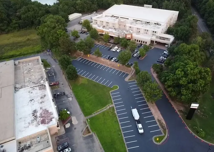 Wyndham Grand Executive Center Little Rock Airport Hotel