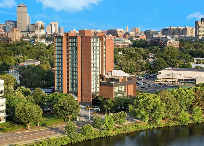 Courtyard By Marriott Boston Cambridge