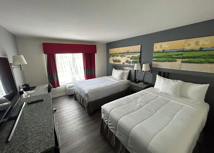 Clarion Pointe - Greensboro Coliseum Area