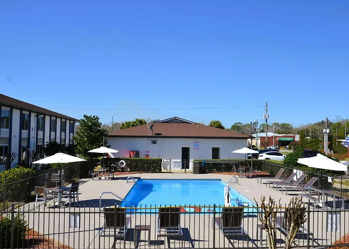 Americas Best Value Inn & Suites-Foley - Fully Renovated