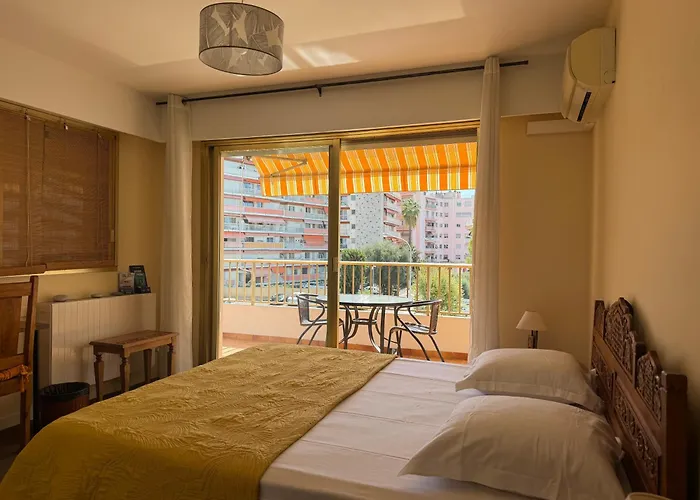 Hôtel Brasilia- Esprit Vintage Cagnes-sur-Mer