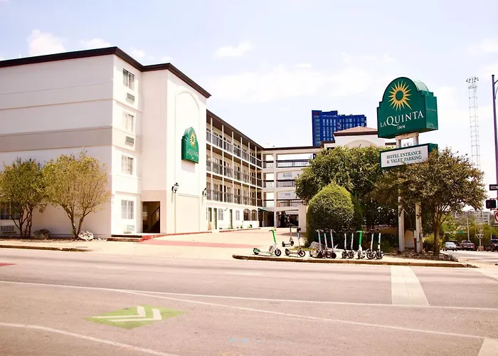 La Quinta Inn By Wyndham Austin Capitol / Downtown