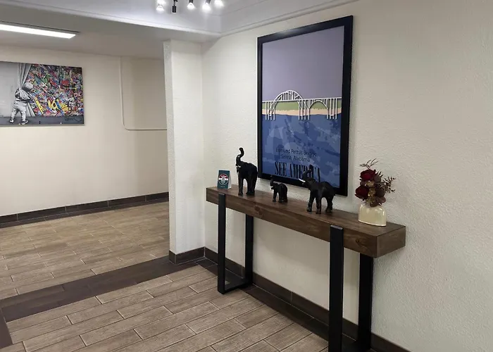 Travelodge By Wyndham Tuscaloosa