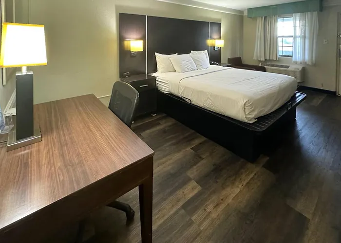 Travelodge By Wyndham Tuscaloosa