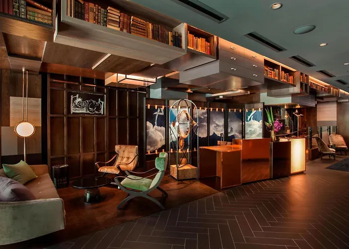 Hotel Emc2, Autograph Collection Chicago