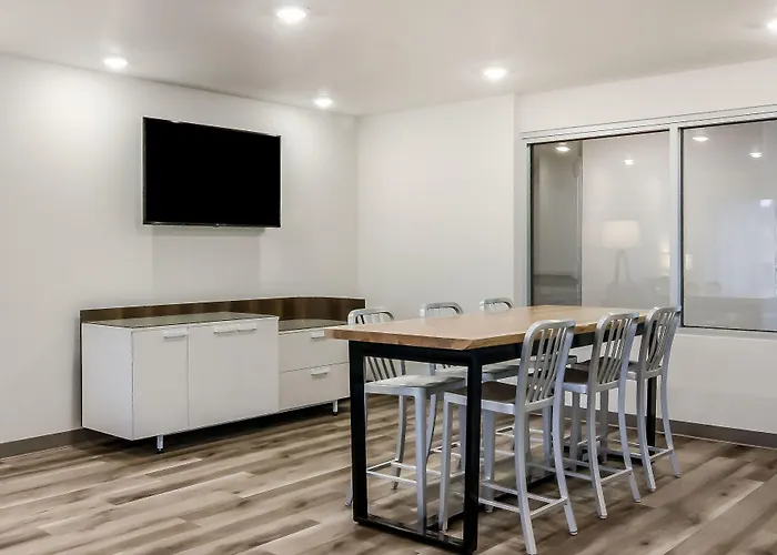 Woodspring Suites Portland Vancouver