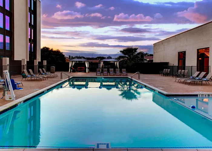 Doubletree By Hilton Arlington Dfw South Hotel