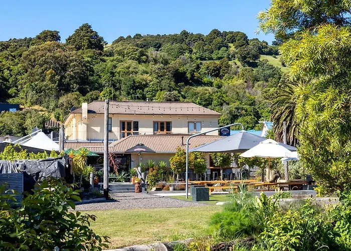 Akaroa Hotels