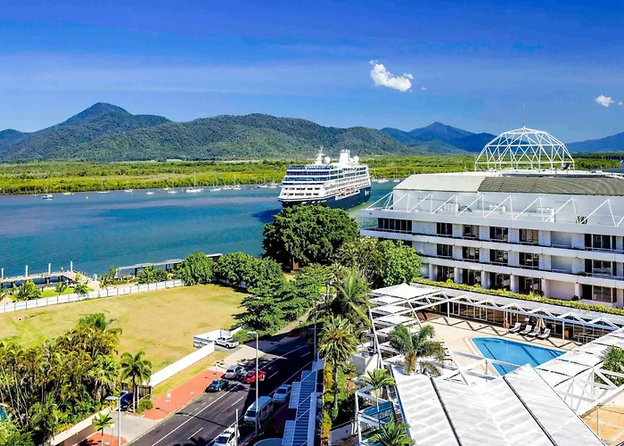 Port Douglas Hotels for Romantic Getaway