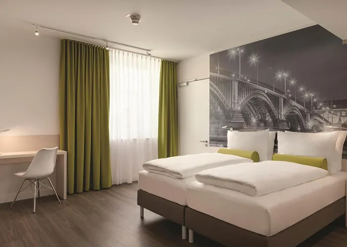 Super 8 By Wyndham Mainz Zollhafen Hotel
