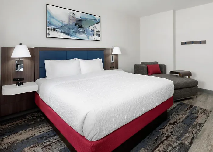 Hampton Inn & Suites Baltimore Inner Harbor