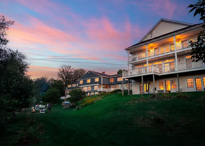Woodstock Hotels