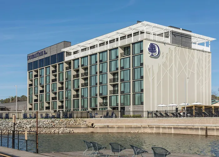 Doubletree By Hilton Hot Springs Hotel