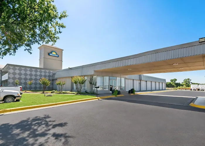 Days Inn By Wyndham Hillsboro Tx