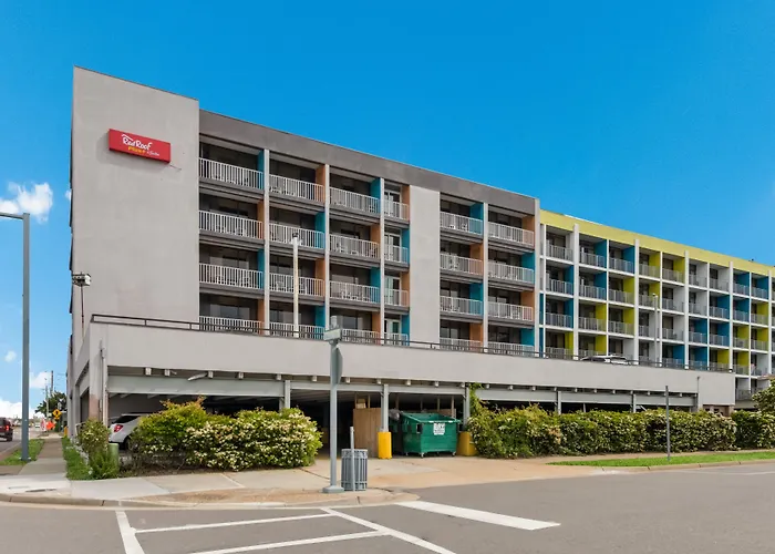 Red Roof Plus & Suites Virginia Beach - Seaside