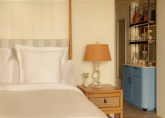 Naples Beach Hotel And Golf Club