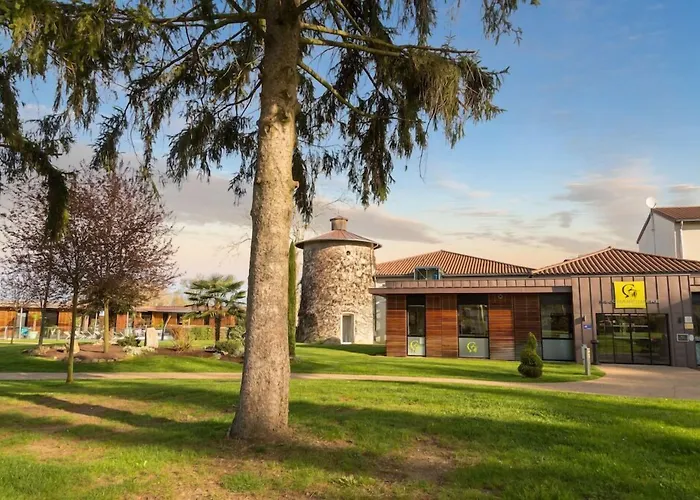 Hotel Domaine la Charpinière, The Originals Collection à Saint-Galmier