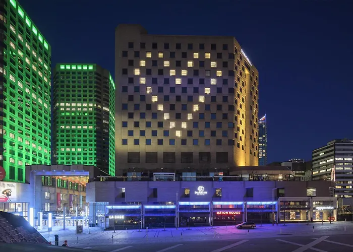 Doubletree By Hilton Montreal Hotel