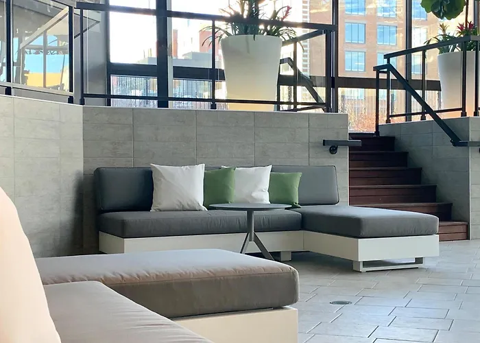 Doubletree By Hilton Montreal Hotel