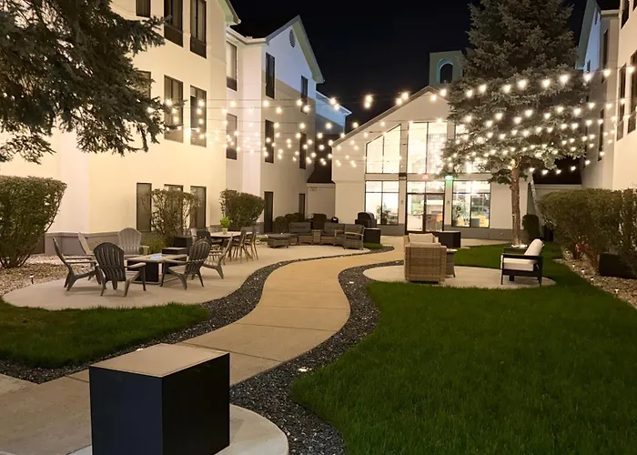 Larkspur Landing South Bend