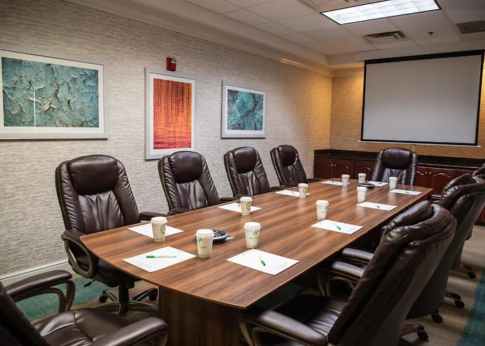Holiday Inn & Suites Lake City By Ihg