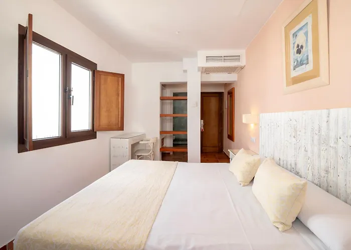 Hostal Doña Lola Marina Zahara de los Atunes