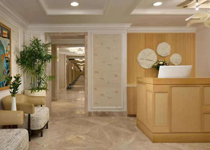 The Ritz-Carlton, Grand Cayman Hotel Seven Mile Beach