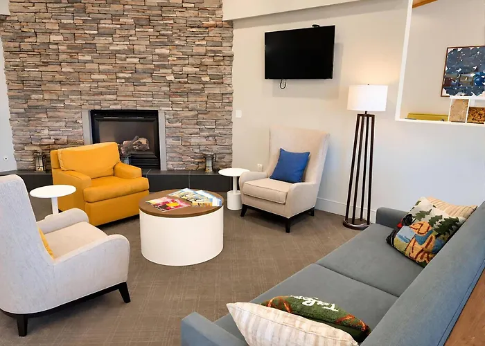 White Pine Inn & Suites Holland