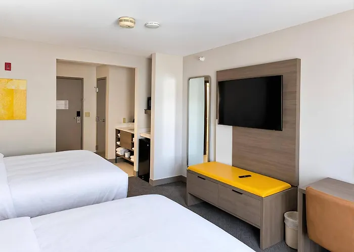 White Pine Inn & Suites Holland