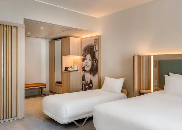 Courtyard By Marriott Cologne Hotel