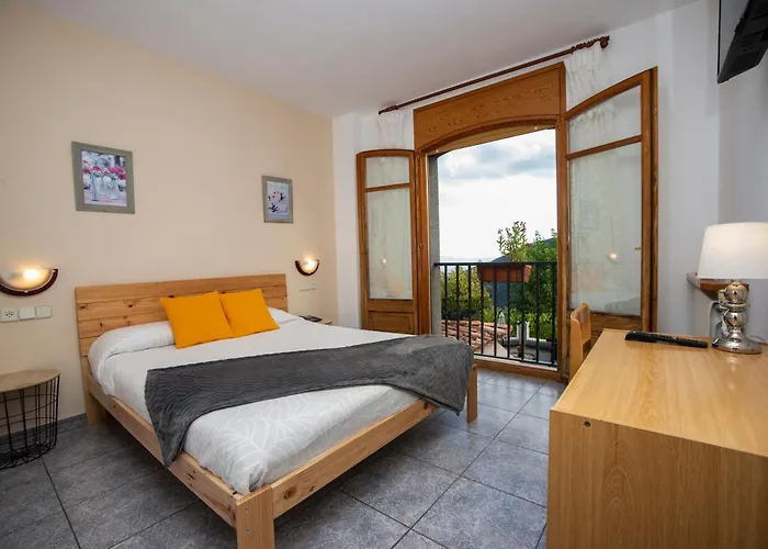Hostal Montserrat Montseny