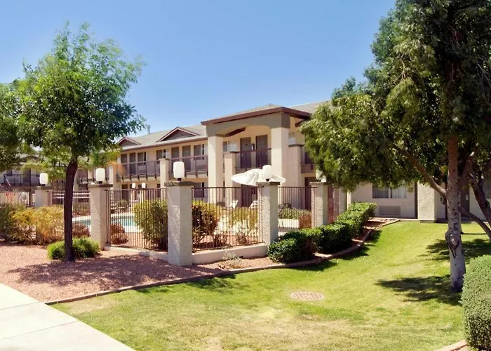 Tolleson Hotels