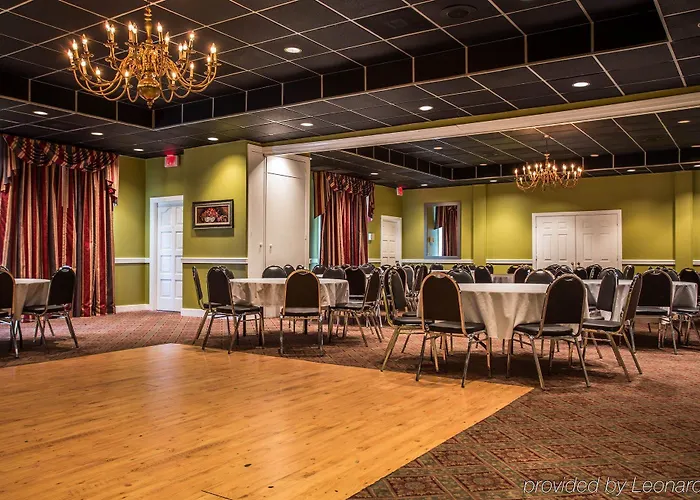 Econo Lodge Inn & Suites Lumberton