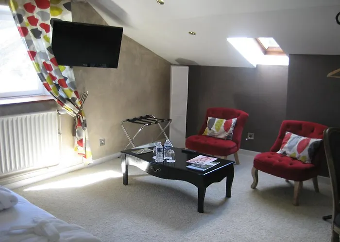 Donchery Hotels