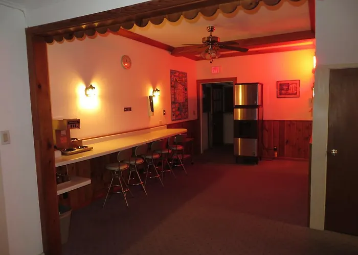 Travelers Inn Motel Eagle River