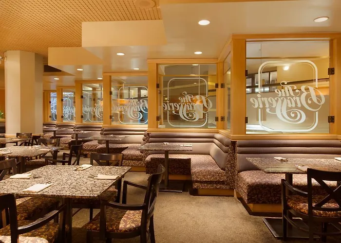 Coast Plaza Hotel And Suites Vancouver