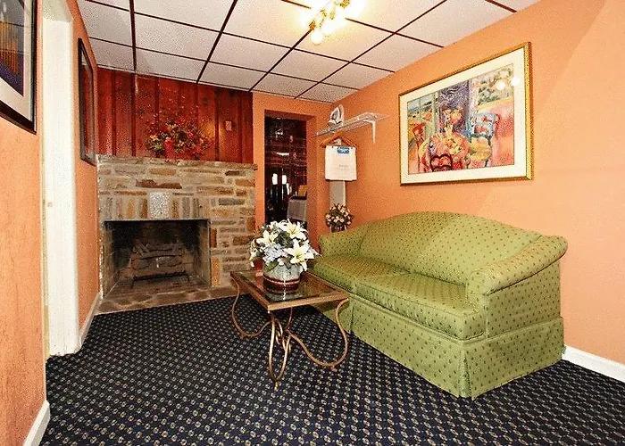 The Regal Inn & Suites Rosedale