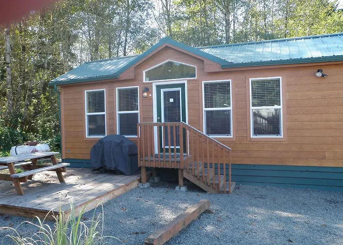 Seaside Camping Resort Cottage 11