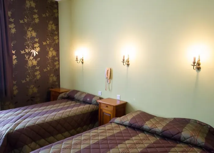 Montrichard Hotels