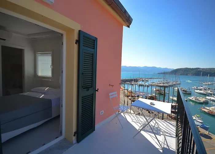 Al Molo Sea View Rooms Lerici