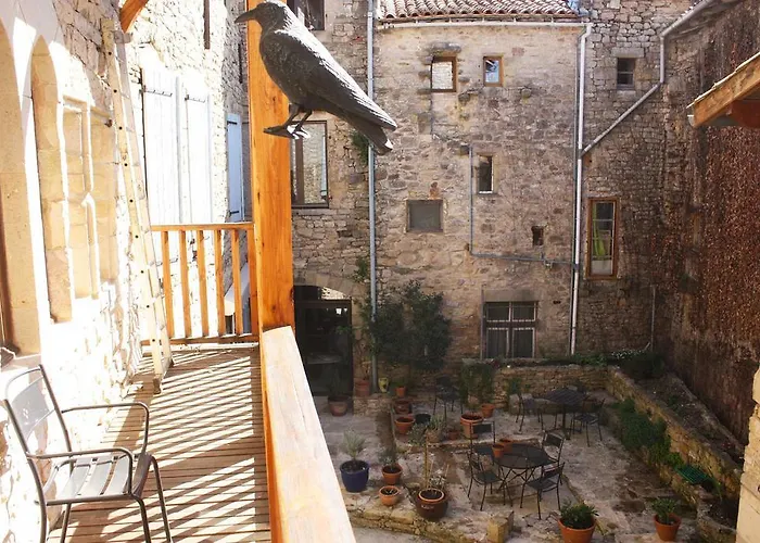 Hôtels à Puycelci
